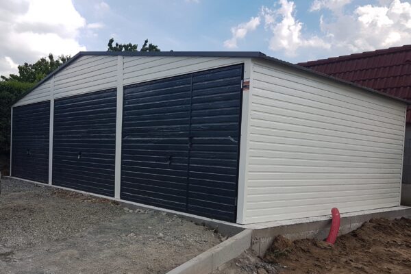 Plechová garáž 9x6 m - bílá