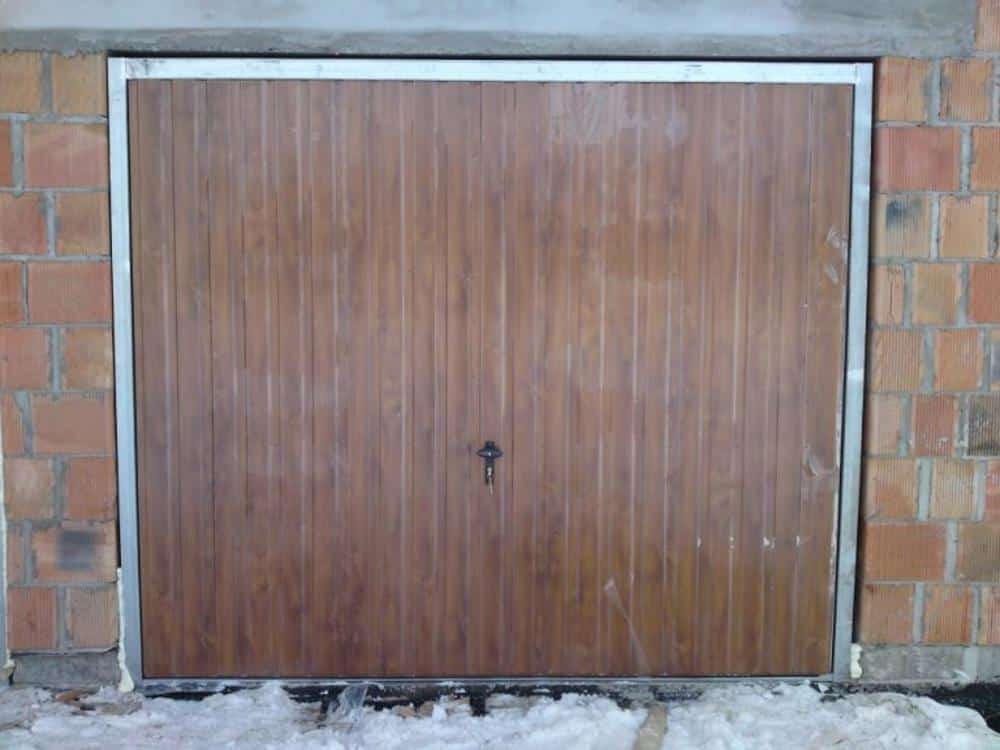Garážová vrata 2,5×2 m - Zlatý dub tmavý