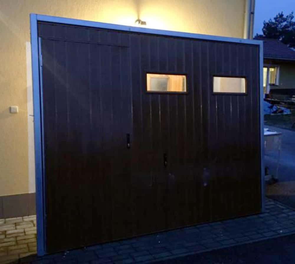 Garážová vrata 2,8×2,3 m - Ořech