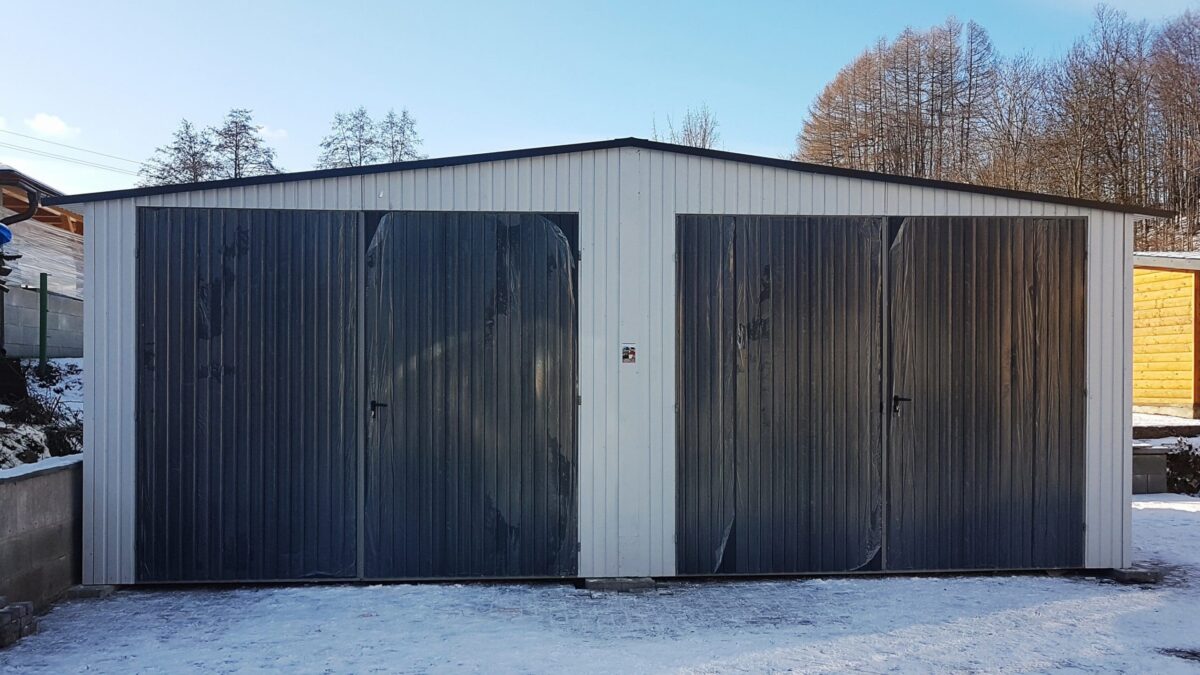 Plechová garáž 8x5 - bílá / grafit tmavý