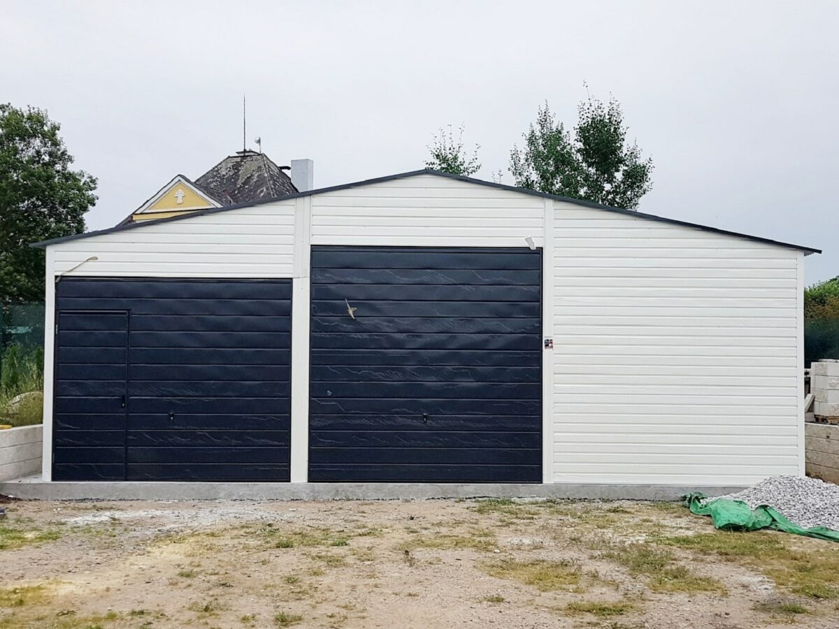 Plechová garáž 9x8m - bílá/grafit