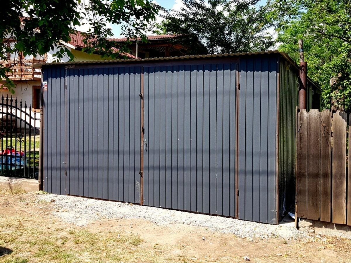 Plechová montovaná garáž 4×5m - grafit tmavý matný