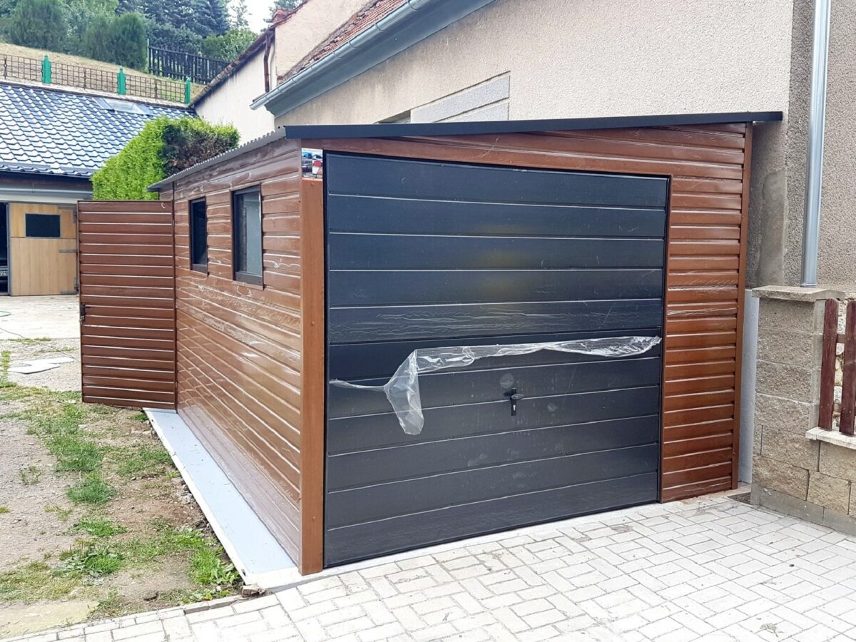 Plechová garáž 3x5m – Zlatý dub tmavý/grafit tmavý
