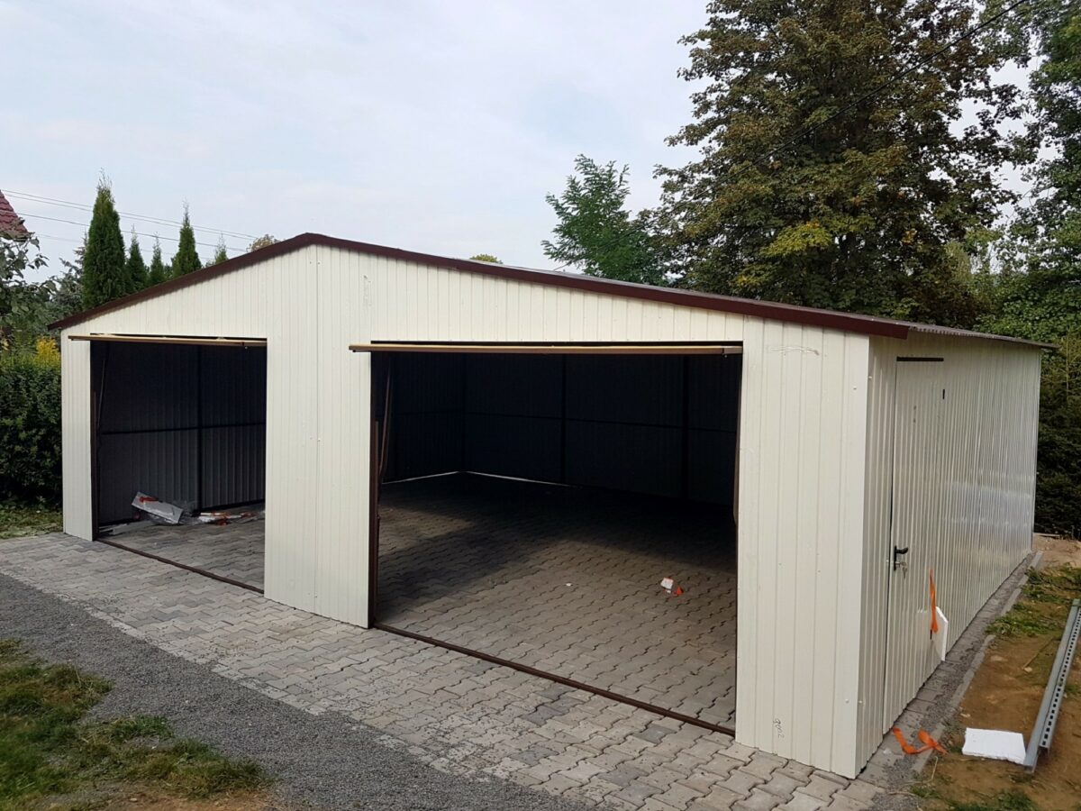 Plechová garáž 8×6 m - špinavě bílá/písková