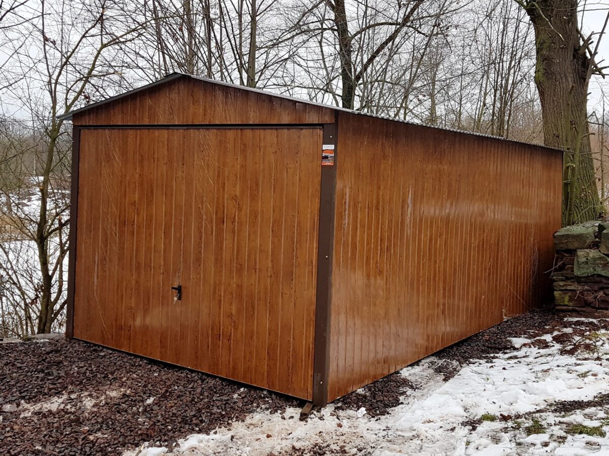 Plechová garáž 3x6m – zlatý dub světlý